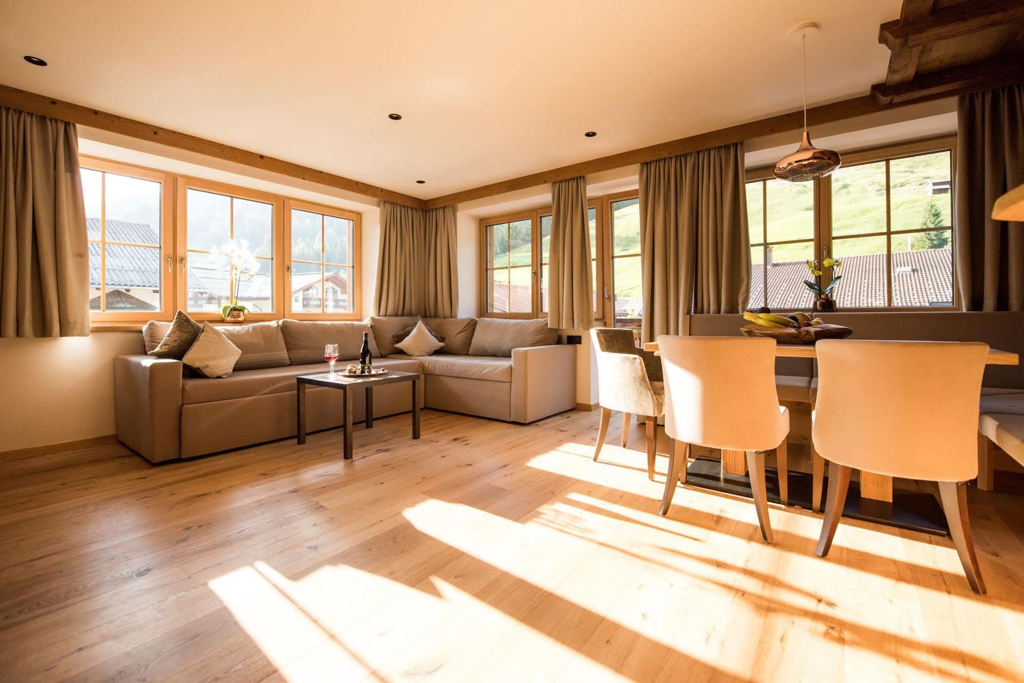 הולצגאו Pepi'S Suites - Lechtal Apartments מראה חיצוני תמונה