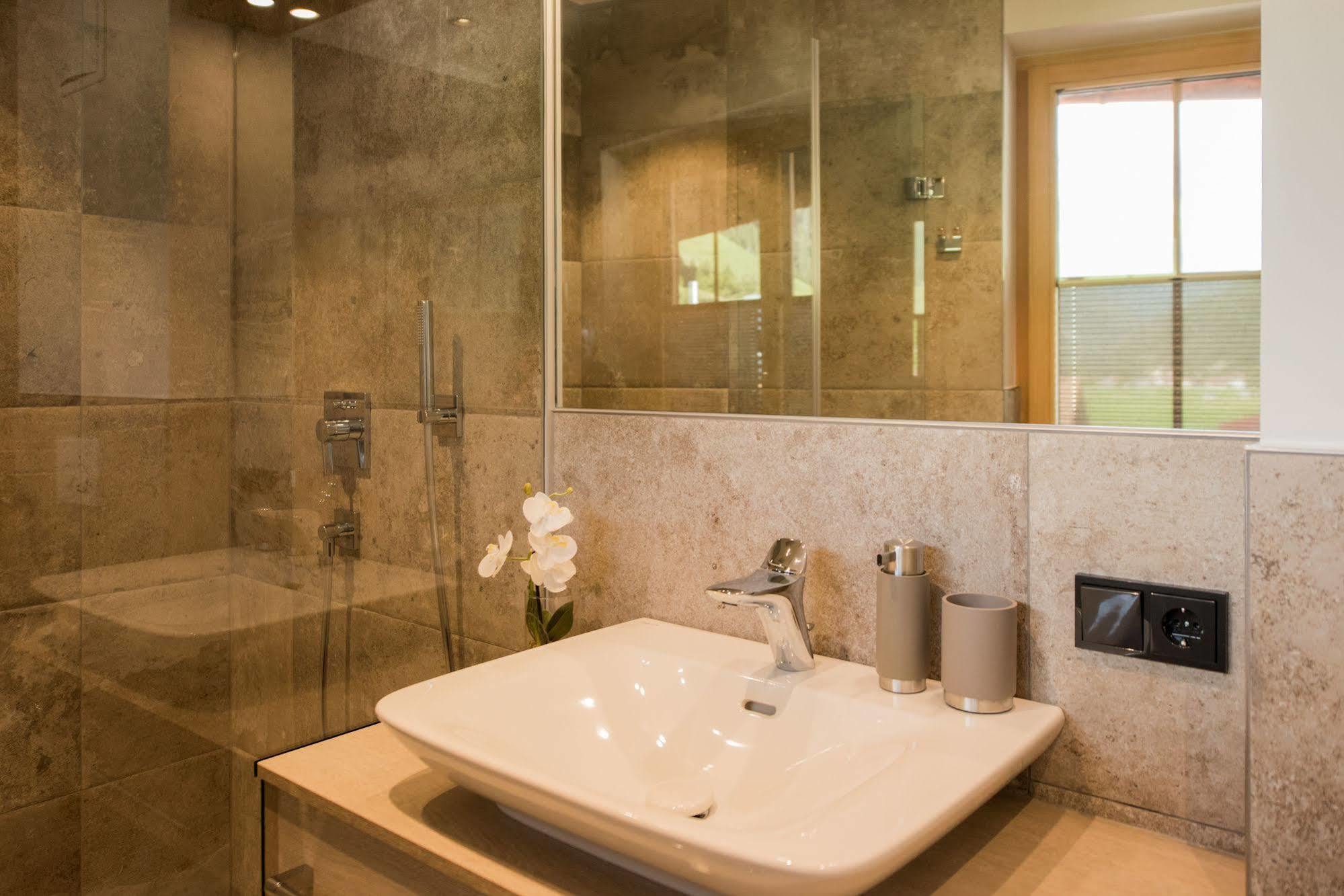 הולצגאו Pepi'S Suites - Lechtal Apartments מראה חיצוני תמונה